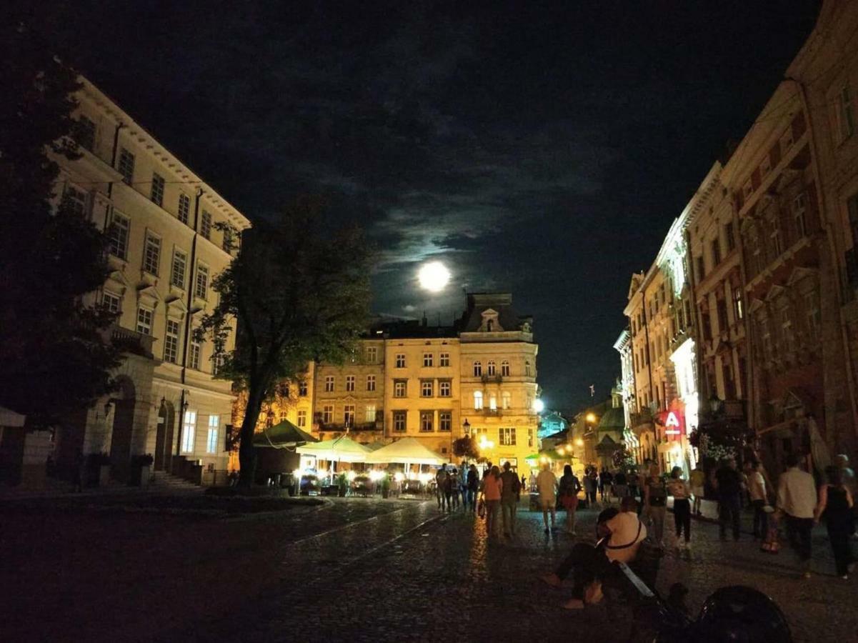 Modern Apartment In Lviv Historic Centre Dış mekan fotoğraf